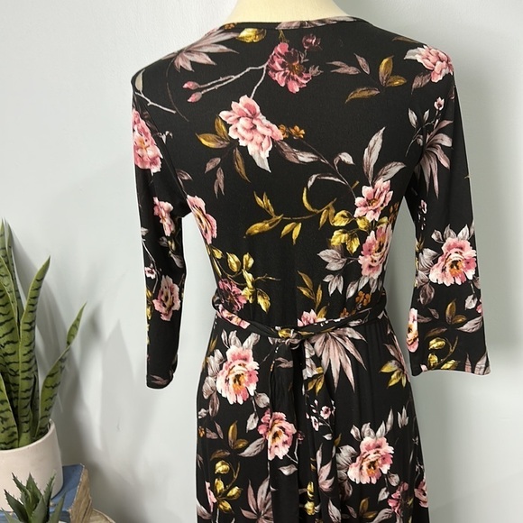 Bee Uniq floral faux wrap dress size small - Picture 6 of 9